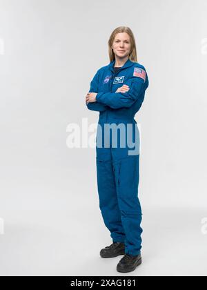 Hawthorne, Kalifornien, USA. Oktober 2023. NASA-Astronaut und SpaceX Crew-9-Commander Zena Cardman posieren für ein Porträt im Johnson Space Center der NASA in Houston. Texas. (Kreditbild: © Bill Stafford/Robert Markowitz/NASA/ZUMA Press Wire) NUR REDAKTIONELLE VERWENDUNG! Nicht für kommerzielle ZWECKE! Stockfoto