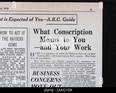 „Was Wehrpflicht für dich bedeutet - und deine Arbeit“, Schlagzeile in der Daily Mail (Replik) 4. September 1939, zum Ausbruch des Zweiten Weltkriegs. Stockfoto