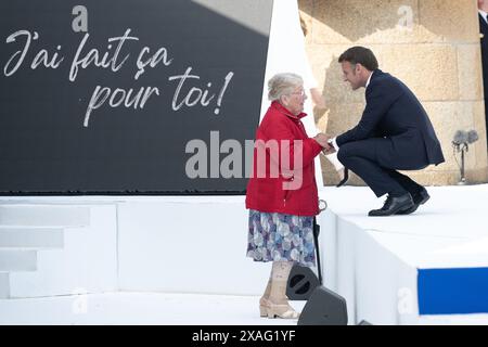 Omaha Beach, Frankreich. 30. Mai 2024. Der französische Präsident Emmanuel Macron bei der internationalen Zeremonie zum D-Day-Jahrestag am 6. Juni 2024 in Omaha Beach, Normandie, Frankreich, als Teil des 80. Jahrestages des „D-Day“. Foto von David NIVIERE. Quelle: Abaca Press/Alamy Live News Stockfoto