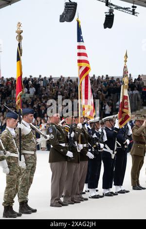 Omaha Beach, Frankreich. 30. Mai 2024. Mitglieder des Militärs bei der internationalen Zeremonie zum D-Day-Jahrestag am 6. Juni 2024 in Omaha Beach, Normandie, Frankreich, als Teil des 80. Jahrestages des D-Day. Foto von David NIVIERE. Quelle: Abaca Press/Alamy Live News Stockfoto