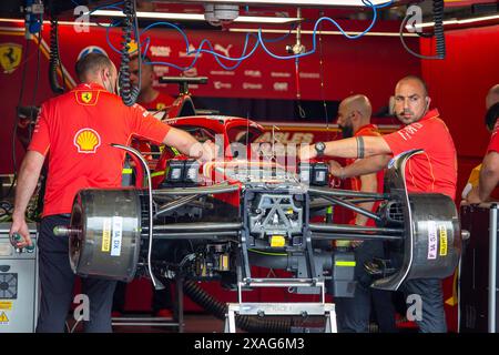 Montreal, Quebec, Kanada. Juni 2024. Scuderia Ferrari Garage und Fahrerlager. Während des Formel 1 AWS Grand Prix du Canada 2024, Montreal, Quebec, Kanada, vom 6. Bis 9. Juni - Rounfd 9 von 24 von 2024 F1-Weltmeisterschaft (Foto: © Alessio de Marco/ZUMA Press Wire) NUR REDAKTIONELLE VERWENDUNG! Nicht für kommerzielle ZWECKE! Stockfoto