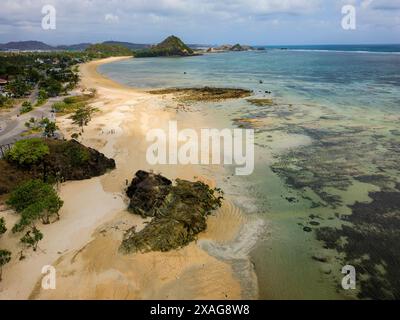 Luftaufnahme des Mandalika Beach in Kuta, Lombok Stockfoto
