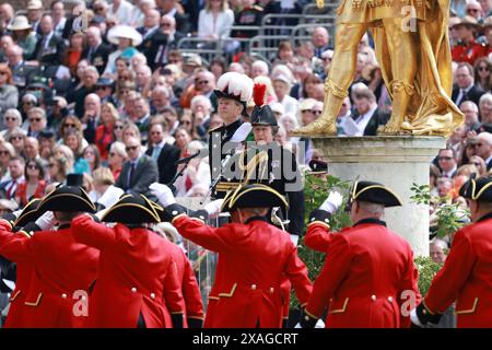 LONDON, ENGLAND - JUNI 06: Prinzessin Anne, Prinzessin Royal nimmt am 06. Juni an der jährlichen Gründertagsparade im Roval Hospital Chelsea Teil. 2024 in London, England. Gründertag feiert die Gründung des Königlichen Krankenhauses Chelsea im Jahr 1681 durch König Karl II. (Foto: Anfisa Polyushkevych) Stockfoto