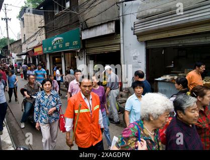 Geschäftige Einkaufsstraßen in Hankou, Wuhan, Hubei, China. Stockfoto