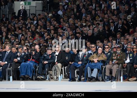 Omaha Beach, Frankreich. 30. Mai 2024. Veteranen nehmen am 6. Juni 2024 an der internationalen Zeremonie zum D-Day-Jahrestag in Omaha Beach, Normandie, Frankreich Teil, als Teil des 80. Jahrestages des „D-Day“. Foto von David NIVIERE. Quelle: Abaca Press/Alamy Live News Stockfoto