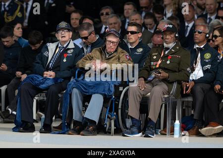 Omaha Beach, Frankreich. 30. Mai 2024. Veteranen nehmen am 6. Juni 2024 an der internationalen Zeremonie zum D-Day-Jahrestag in Omaha Beach, Normandie, Frankreich Teil, als Teil des 80. Jahrestages des „D-Day“. Foto von David NIVIERE. Quelle: Abaca Press/Alamy Live News Stockfoto