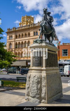 Skulptur von Sergeant James Rogers VC, der einen britischen Soldaten rettet, Ballarat Boer war Memorial, Queen Victoria Square, Ballarat Stockfoto