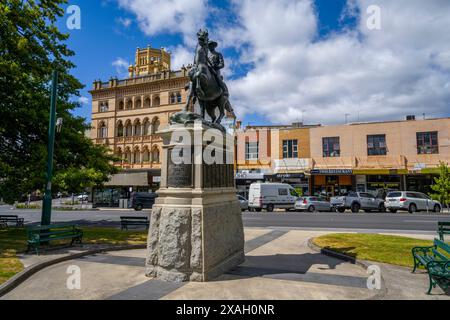 Skulptur von Sergeant James Rogers VC, der einen britischen Soldaten rettet, Ballarat Boer war Memorial, Queen Victoria Square, Ballarat Stockfoto