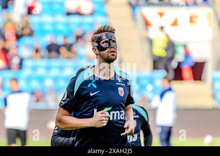 Oslo, Norwegen. Juni 2024. Kristoffer Ajer aus Norwegen hat das Aufwärmen vor dem Fußball-Freundschaftsspiel zwischen Norwegen und Kosovo im Ullevaal Stadion in Oslo gesehen. (Foto: Gonzales Photo - Ketil Martinsen). Stockfoto