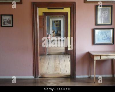 Goethehaus in Weimar in diesem Haus am Frauenplan lebte Johann Wolfgang von Goethe 50 Jahre lang bis zu seinem Tod im Jahre 1832. *** Goethe-Haus in Weimar Johann Wolfgang von Goethe lebte in diesem Haus nach dem Frauenplan 50 Jahre bis zu seinem Tod 1832 Copyright: XStopperx/xEibner-Pressefotox EP asr Stockfoto