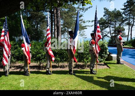 Colleville Sur Mer, Frankreich. Juni 2024. Die Gedenkfeier auf dem amerikanischen Friedhof in der Normandie feiert den 80. Jahrestag der Landungen entlang der normannischen Küste während des Zweiten Weltkriegs. Donnerstag, 6. Juni 2024, Colleville-sur-mer, Normandie. Foto: Jeanne Accorsini/Pool/ABACAPRESS. COM Credit: Abaca Press/Alamy Live News Stockfoto