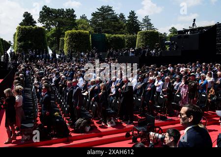 Colleville Sur Mer, Frankreich. Juni 2024. Die Gedenkfeier auf dem amerikanischen Friedhof in der Normandie feiert den 80. Jahrestag der Landungen entlang der normannischen Küste während des Zweiten Weltkriegs. Donnerstag, 6. Juni 2024, Colleville-sur-mer, Normandie. Foto: Jeanne Accorsini/Pool/ABACAPRESS. COM Credit: Abaca Press/Alamy Live News Stockfoto