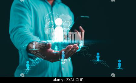 Geschäftsleute verwenden Smartphones mit globaler Struktur, Technologie für Kundennetzwerke, Customer Relationship Management, Entwicklung von Datenaustauschs. Kunden s Stockfoto