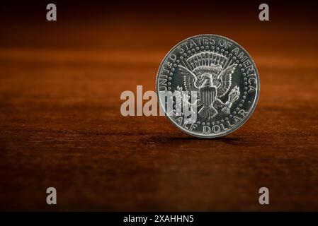 Halbe US-Dollar-Münze, 50 Cent, rückwärts mit dem Präsidentenwappen der USA Stockfoto