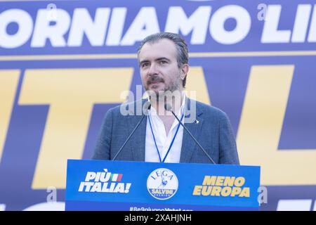 Rom, Italien. Juni 2024. Lega-Stellvertreter Riccardo Molinari auf der Piazza Santi Apostoli in Rom während des Abschlusses der Lega-Wahlkampagne für die Europawahlen (Bild: © Matteo Nardone/Pacific Press via ZUMA Press Wire) NUR REDAKTIONELLE VERWENDUNG! Nicht für kommerzielle ZWECKE! Stockfoto