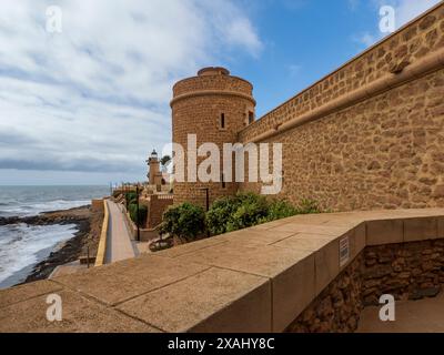 Mittelalterliche Mauern der Burg santa ana in Roquetas de Mar, Almería Stockfoto