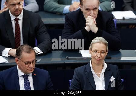 Alice Weidel, Fraktionsvorsitzende der AfD, und Tino Chrupalla, Bundesvorsitzender der AfD und Fraktionsvorsitzender der AfD, während einer Sitzung des Stockfoto