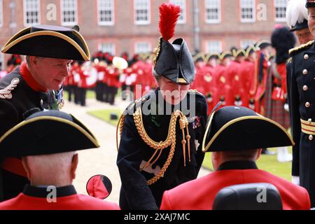 London UK 6. Juni 2024 Prinzessin Anne lobt die inspirierenden Chelsea Pensioners beim Gründertag Stockfoto