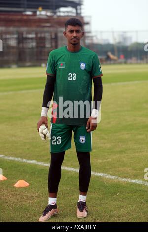 Torhüter Mehdi Hasan Srabon aus Bangladesch während des Trainings in der Bashundhara Kings Arena vor dem zweiten Legspiel der FIFA Fussball-Weltmeisterschaft Stockfoto