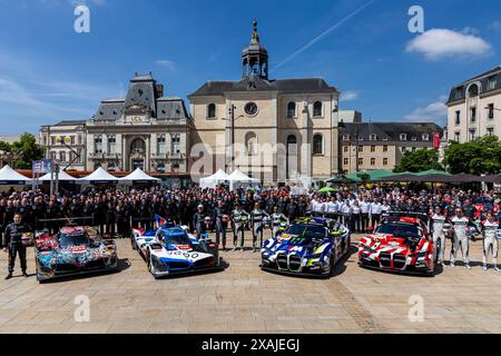 Le Mans, Frankreich. Juni 07 2024 BMW WRT Teambild während der 92. Ausgabe der 24 Stunden von Le Mans, 4. Runde der FIA WEC-Weltmeisterschaft 2024, Technische und administrative Inspektion (Pésage/Scrutineering), Place de la République, 07. Juni 2024 in Le Mans, Frankreich. Stockfoto