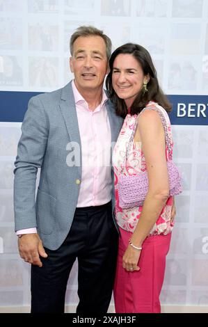 Jan Sosniok mit Ehefrau Nadine bei der Bertelsmann Party 2024 in der Bertelsmann Repräsentanz unter den Linden. Berlin, 06.06.2024 *** Jan Sosniok mit Frau Nadine bei der Bertelsmann Party 2024 im Bertelsmann Repräsentantenbüro unter den Linden Berlin, 06 06 2024 Foto:XF.xKernx/xFuturexImagex bertelsmann 4768 Stockfoto