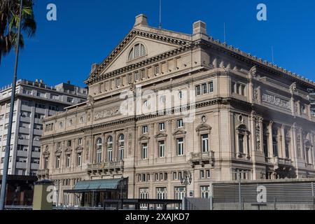 Wunderschöner Blick auf das historische Colón Theater in Buenos Aires Stockfoto