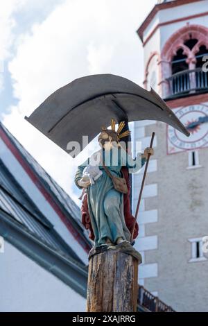 Österreich, Serfaus-Fiss-Ladis, Fiss, Dorfbrunnen. Stockfoto