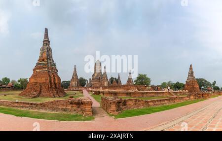 Ein Bild der zentralen Struktur des Tempels Wat Chaiwatthanaram. Stockfoto