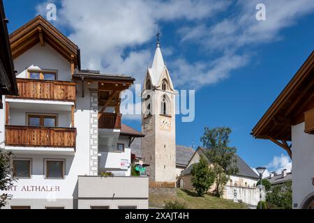 Österreich, Serfaus-Fiss-Ladis, Serfaus, die Pfarrkirche Mariae Himmelfahrt Stockfoto