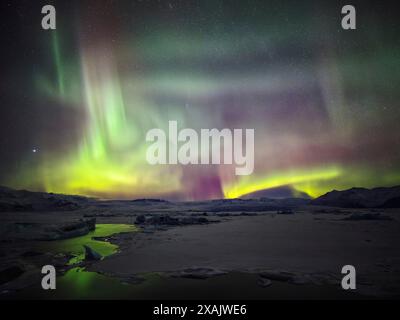 Nordlichter über der Gletscherlagune von Jökulsarlon, Island Stockfoto