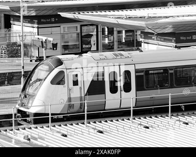 Elizabeth Line Train, am Bahnhof Reading, Reading, Berkshire, England, GROSSBRITANNIEN, GB. Stockfoto