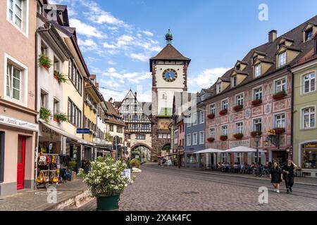 Das mittelalterliche Schwabentor Stadttor in Freiburg im Breisgau, Schwarzwald, Baden-Württemberg Stockfoto