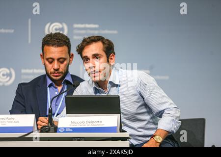 Bonn, Deutschland, Deutschland. Juni 2024. NICCOLO DELPORTO, Global Center on Adaptation of YOUTH CLIMATE ADAPTION ACTION DAY 2024, spricht auf einer Werbepressekonferenz in der ersten Woche der SB60-Konferenz zum Klimawandel. Der Aktionstag ist als globale Initiative geplant, um Kinder in der ganzen Welt am 12. Oktober zu vereinen. Die SB 60 ist der Vorreiter. Vorbereitungen für die COP29-Veranstaltung, die im November dieses Jahres in Baku, Aserbaidschan, stattfinden wird. (Kreditbild: © Bianca Otero/ZUMA Press Wire) NUR REDAKTIONELLE VERWENDUNG! Nicht für kommerzielle ZWECKE! Stockfoto