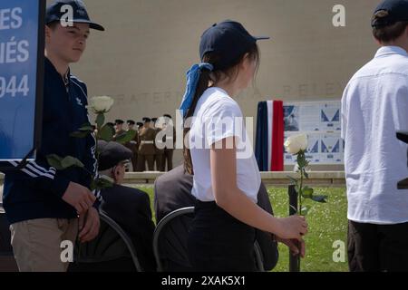 Caen, Frankreich. Juni 2024. Marjolaine Cheylan/Le Pictorium - Gedenkfeier zum 6. Juni 1944 - 06/06/2024 - Frankreich/Normandie/Caen - 3. Britische Division, Bürgermeister, Präfekt von Calvados, die Familien der Widerstandsmitglieder und Zeugen des Zweiten Weltkriegs versammelten sich auf der Eisenhower-Esplanade des Caen Memorial, um an die Landungen vom 6. Juni 1944 zu erinnern. Quelle: LE PICTORIUM/Alamy Live News Stockfoto