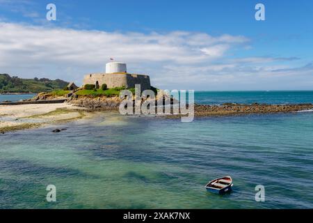 Chateau de Rocquaine oder Grey Fort in Rocquaine Bay, St Pierre du Bois, Guernsey, Kanalinseln, Großbritannien Stockfoto