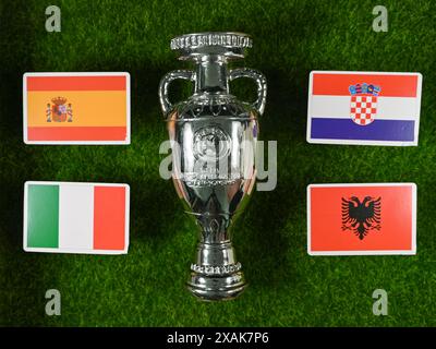 2. Juli 2024, Berlin, Deutschland. Flaggen der teilnehmenden Länder der Gruppe B der Fußball-Europameisterschaft Albanien, Kroatien, Italien, Spanien. Stockfoto