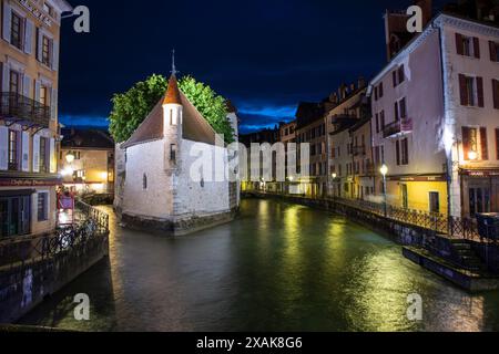 Palais de Ille und Thiou Canal, Annecy, Frankreich Stockfoto