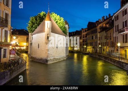 Palais de Ille und Thiou Canal, Annecy, Frankreich Stockfoto