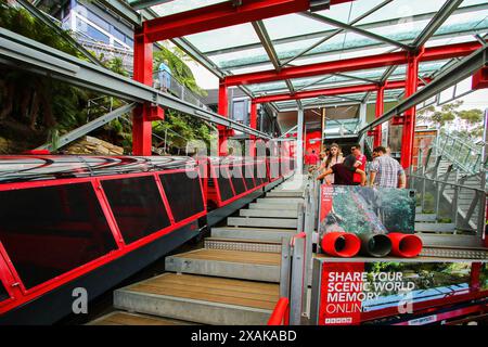 Katoomba, Australien - 2. März 2023 : Talstation der Scenic Railway, einer Steigungsbahn, die im Jamison Valley in den Blue Mountains hinunterführt Stockfoto