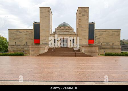 Fassade des Australian war Memorial Museums in Campbell in der Nähe von Canberra, Australian Capital Territory Stockfoto