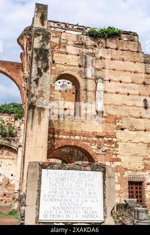 Nordamerika, Karibik, Großantillen, Hispaniola, Dominikanische Republik, Santo Domingo, Zona Colonial, Ruinen des Krankenhauses San Nicolas de Bari Stockfoto