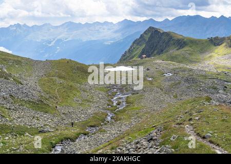 Europa, Österreich, Verwall, Tirol, Kappl, Bergwanderer auf dem Weg zur Niederelbehütte Stockfoto