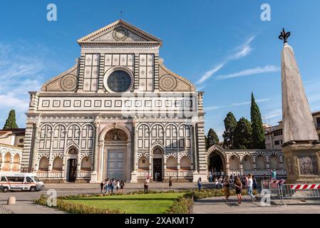 FLORENZ, ITALIEN - 21. SEPTEMBER 2023 - Fassade der Renaissance-Kirche Santa Maria Novella in Florenz, Italien Stockfoto