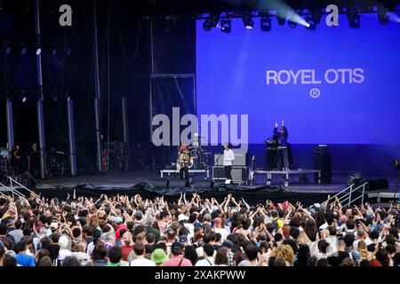 Porto, Portugal. Juni 2024. Die Band Royel Otis tritt live auf der Bühne des Primavera Sound 2024 in Porto auf. Primavera Sound startet 2024 im Stadtpark in Porto, Portugal. Das Festival findet vom 6. Bis 8. Mai statt. PJ Harvey, Pulp, Lana Del Rey sind unter anderem die Headliner der diesjährigen Ausgabe. (Foto: Diogo Baptista/SOPA Images/SIPA USA) Credit: SIPA USA/Alamy Live News Stockfoto