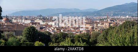 Panoramablick auf die Innenstadt von Florenz von den Boboli-Gärten, Italien Stockfoto