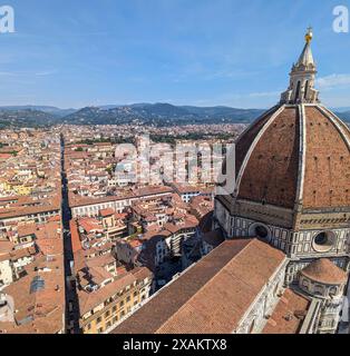 Die riesige Kuppel der Kathedrale Santa Maria del Fiore in Florenz, Italien Stockfoto