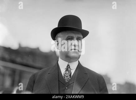 W.O. Bradley, zwischen 1910 und 1915. Zeigt William O’Connell Bradley (1847–1914), Gouverneur von Kentucky (1895–99) und US-Senator (1909–1914). Stockfoto