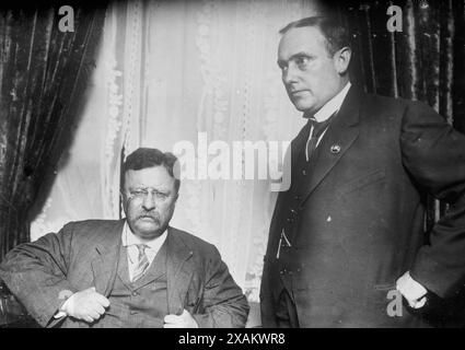 Roosevelt [und] Dixon, zwischen 1910 und 1915. Zeigt Präsident Theodore Roosevelt mit seinem Wahlkampfmanager Joseph M. Dixon. Stockfoto