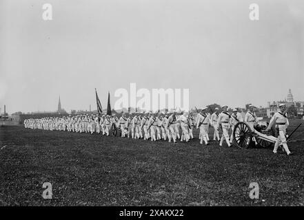 Artillerie - Annapolis, 1913. Zeigt Drill auf dem Campus der United States Naval Academy, Annapolis, Maryland, Juni 1913. Stockfoto