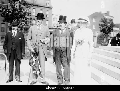 Dr. Cook Adams, John Barrett, Sir Geo &Amp; Lady Reid, c1912. Zeigt den australischen Politiker Sir George Houstoun Reid (1845–1918), Lady Reid und den US-amerikanischen Diplomaten John Barrett (1866–1938). Mit ihnen könnte George Cooke Adams aus Chicago und ehemals Australien sein. Stockfoto